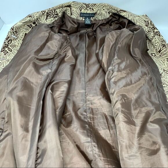 Women's Patterned Coat - Picture 7 of 13